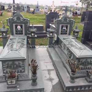 Lăng mộ công giáo 2