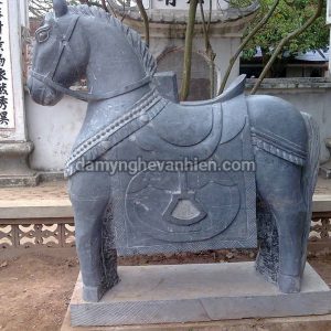 Ngựa đá xanh đen 2